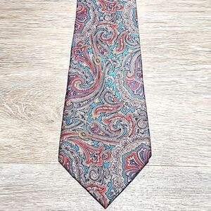 Hathaway tie 👔